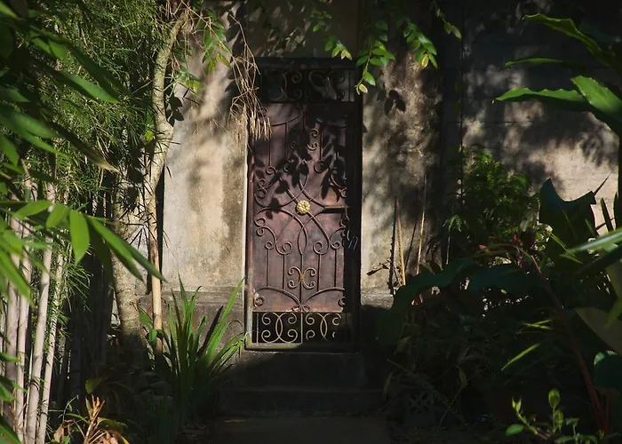 Hotel Taman Rahasia Tropical Sanctuary And